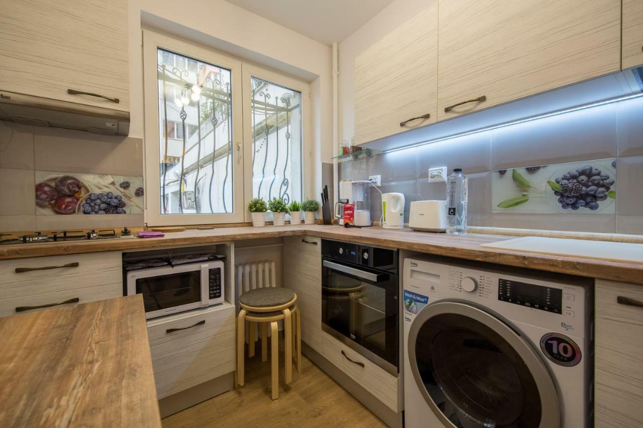 Central Stylish & Cozy One Bedroom Apartment - Adela Accommodation - Ideal For Long Stays Bucharest Luaran gambar